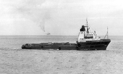 The first UT-Design ship for the emerging North Sea offshore market was the UT 704 Stad Scotsman. 
