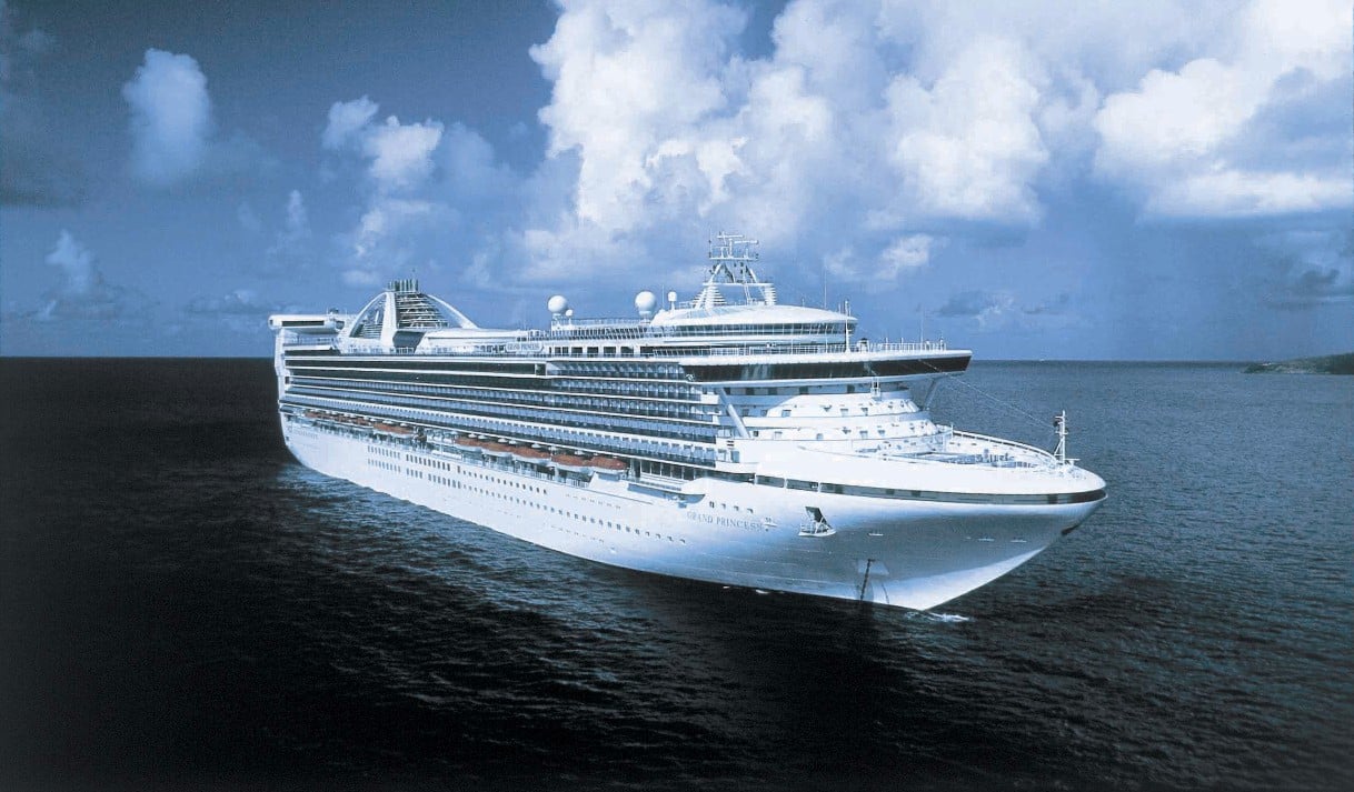 Cruise vessel