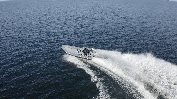 Boomeranger rib with Kongsberg Kamewa a5 waterjet speeding away