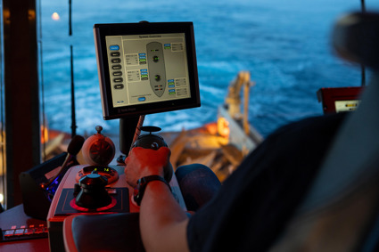 The DP interface at the bridge of Normand Drott.