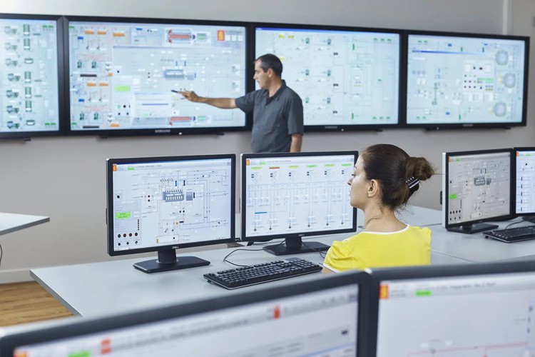 K-Sim Engine room simulator - desktop solution for classroom training 