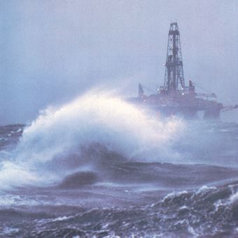 Photo of big waves in the North Sea